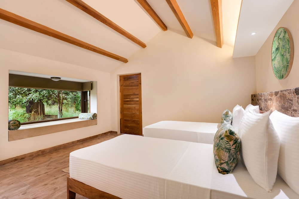 lemon tree wildlife resort kanha