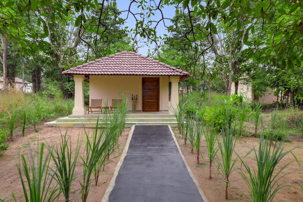 lemon tree wildlife resort kanha