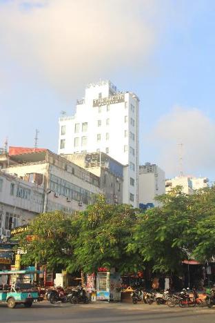 the moon boutique hotel cat ba