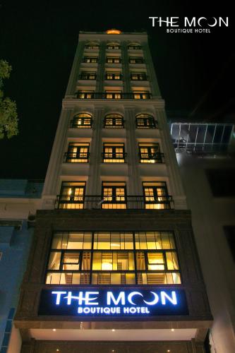 the moon boutique hotel cat ba