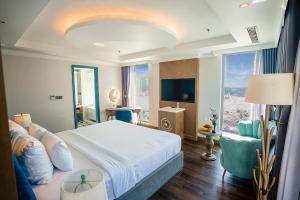 the moon boutique hotel cat ba