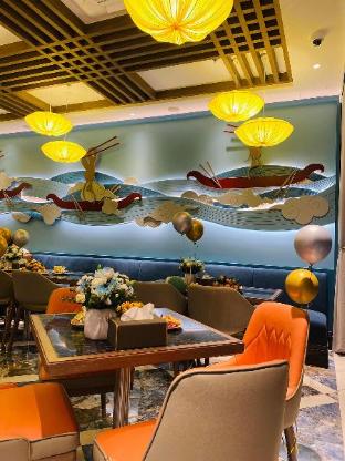 the moon boutique hotel cat ba