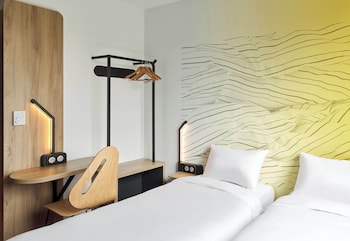 bandb hotel paris clichy sous bois