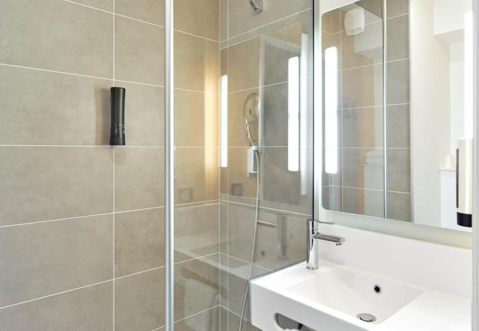 bandb hotel paris clichy sous bois