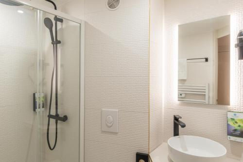 sure hotel by best western porte de dieppe