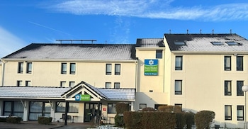 sure hotel by best western porte de dieppe