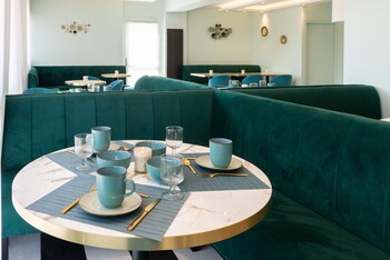 sure hotel by best western porte de dieppe