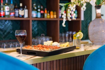 sure hotel by best western porte de dieppe