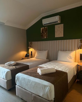 red castle hotel and pub