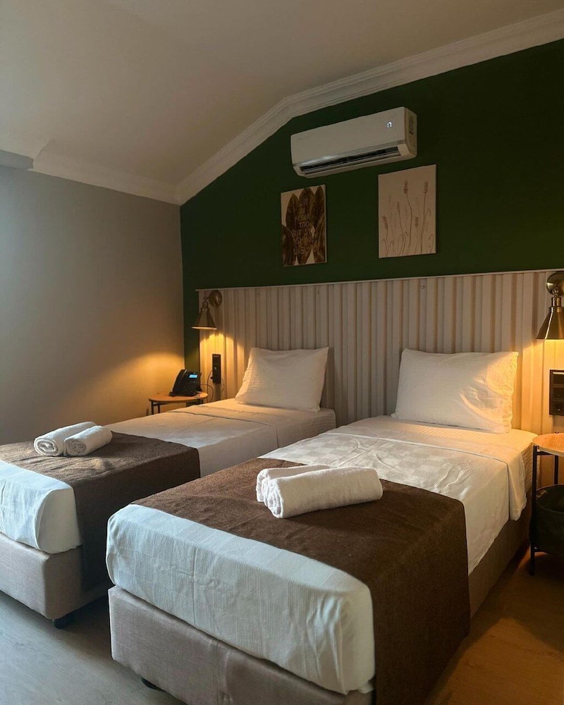 red castle hotel and pub