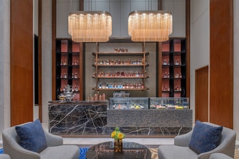 solaire resort north