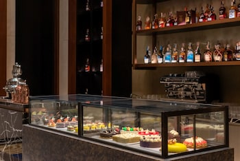 solaire resort north