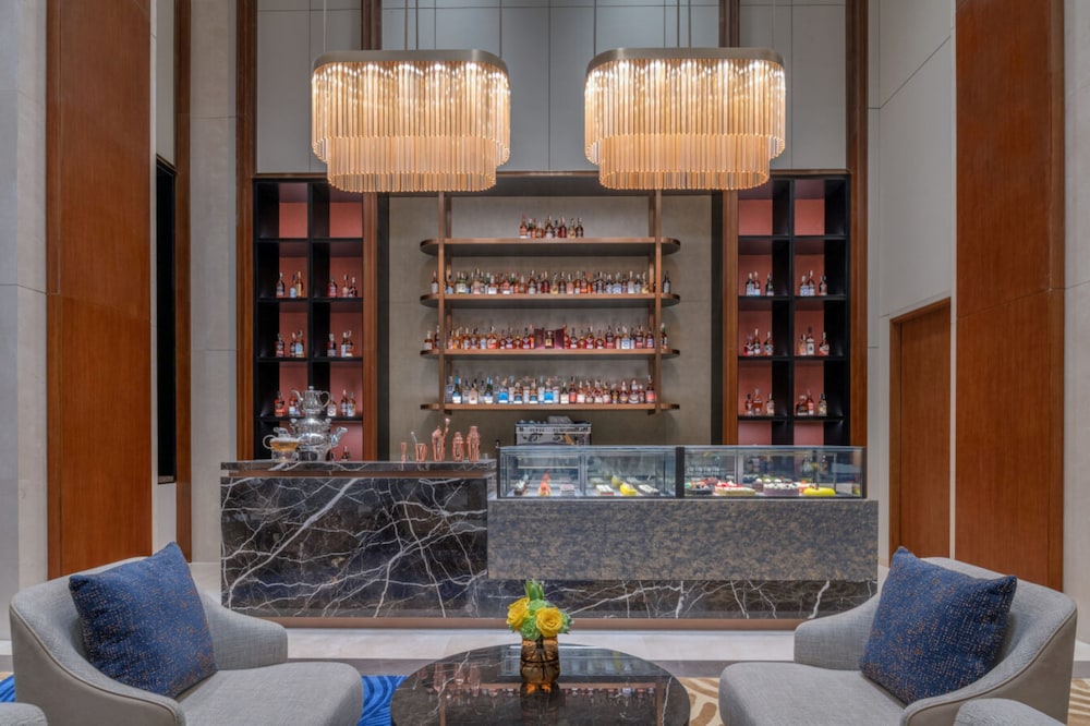 solaire resort north