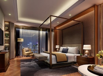 solaire resort north