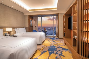 solaire resort north
