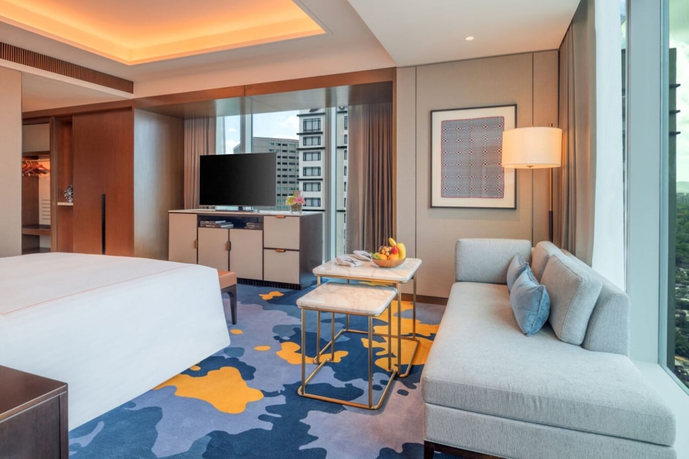 solaire resort north