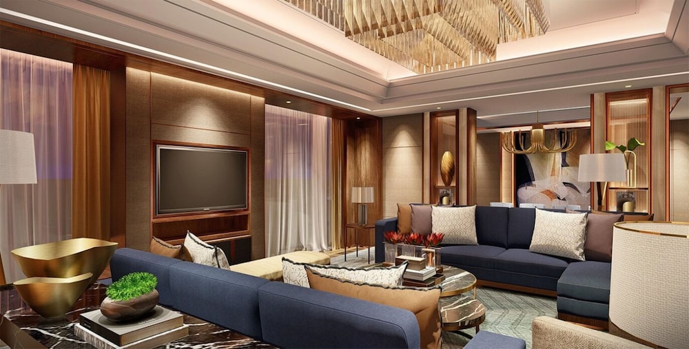 solaire resort north