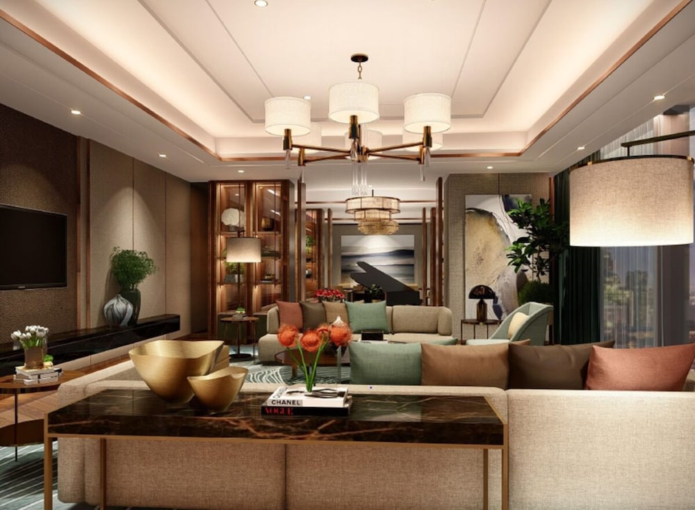 solaire resort north