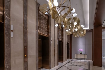 solaire resort north