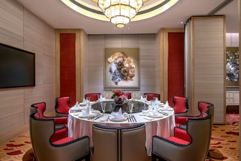 solaire resort north