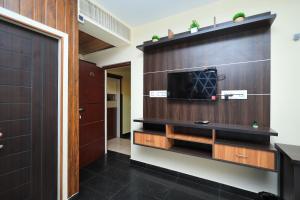 Vivelaa Hotels And Restobar,,3 star