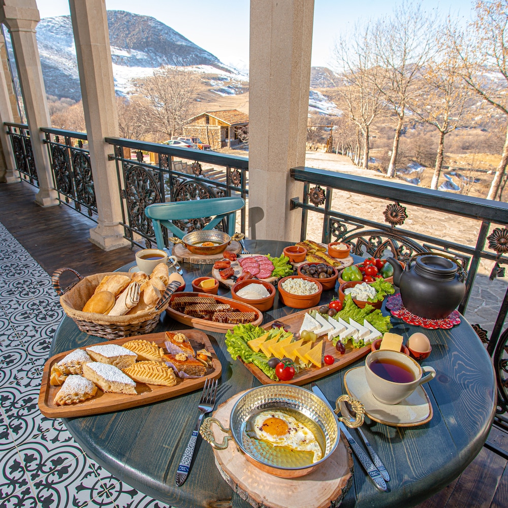 knyazli family suites and rooms