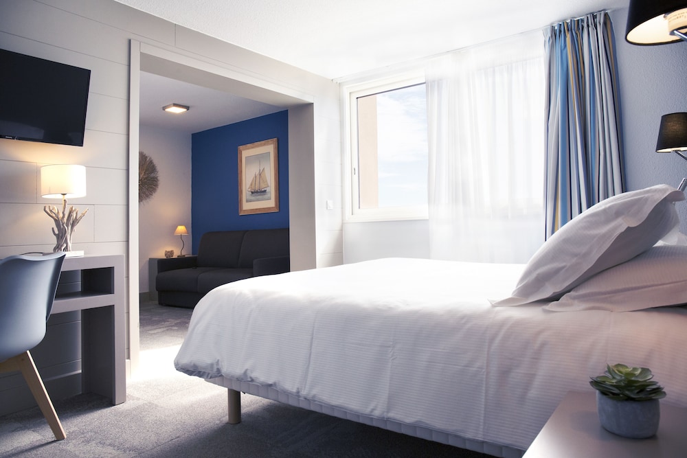 hotel port marine