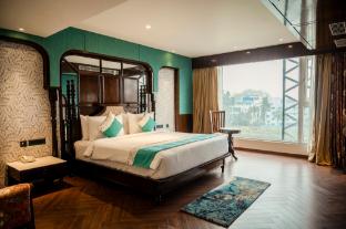 hotel lake view