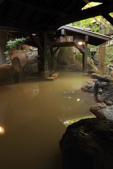 kurokawa onsen ryokan wakaba