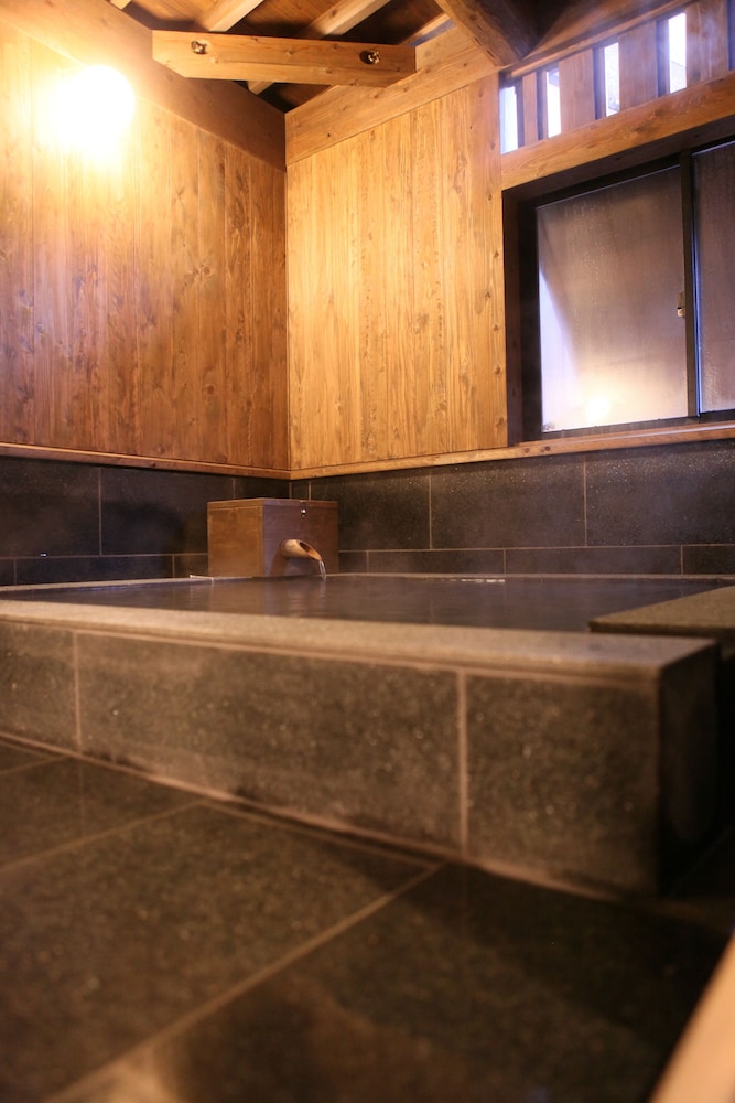 kurokawa onsen ryokan wakaba
