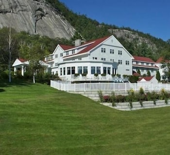 white mountain hotel and resort