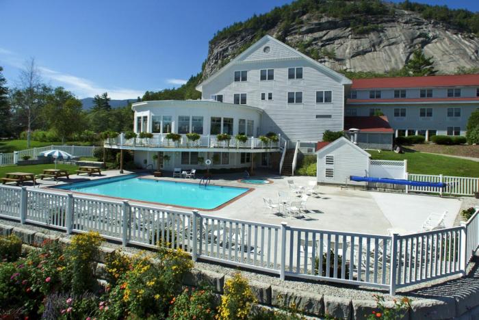white mountain hotel and resort