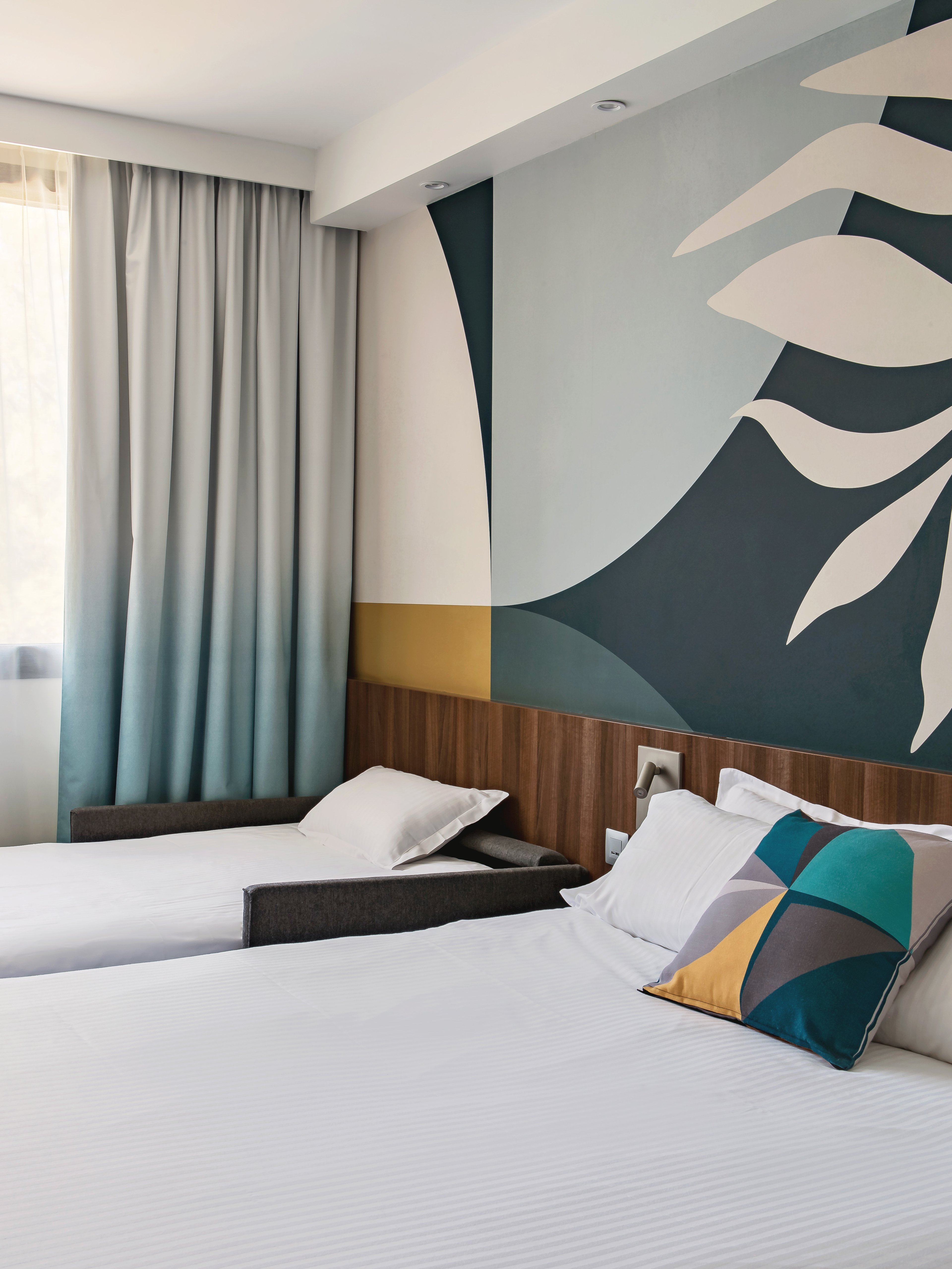 holiday inn marseille airport by ihg