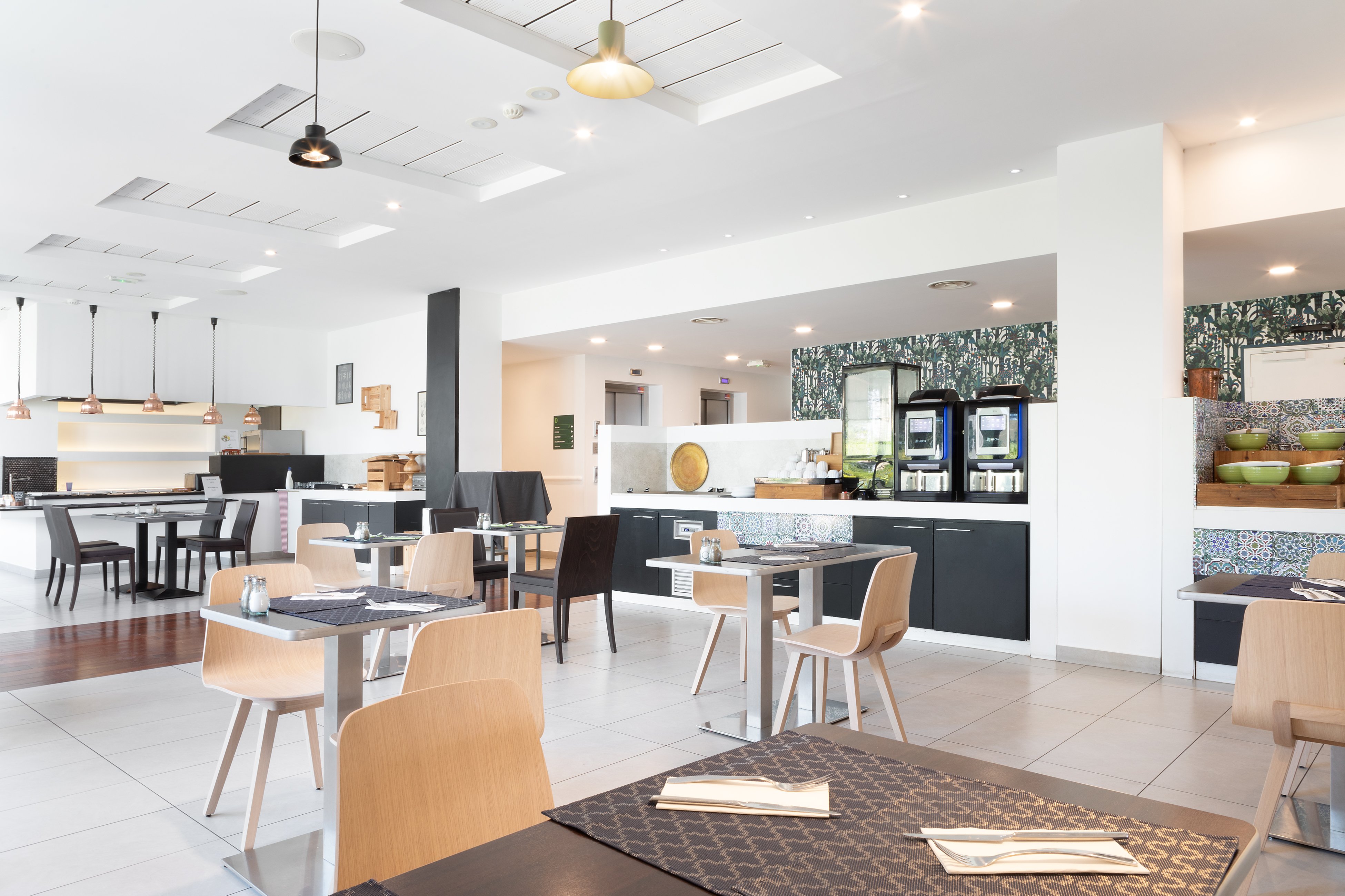 holiday inn marseille airport by ihg
