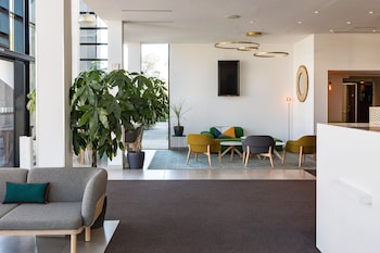 Holiday Inn Marseille Airport By Ihg,Near Eurocopter,4 star