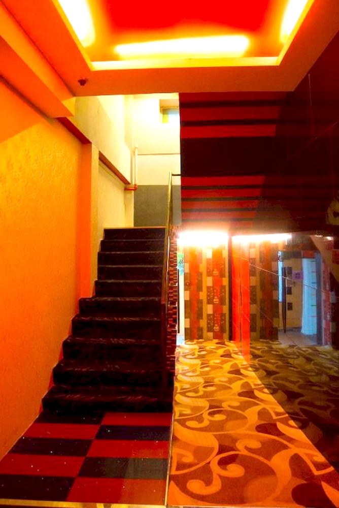 hotel holmes