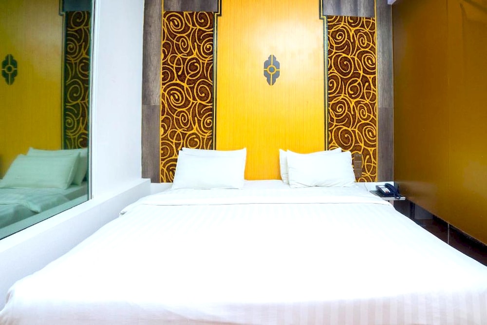 hotel holmes