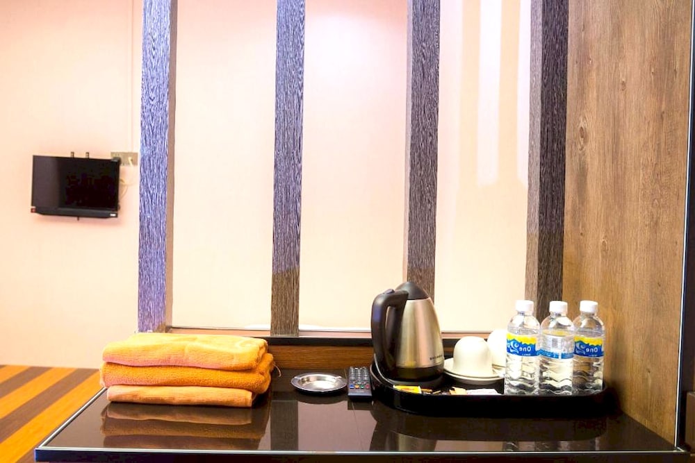 hotel holmes