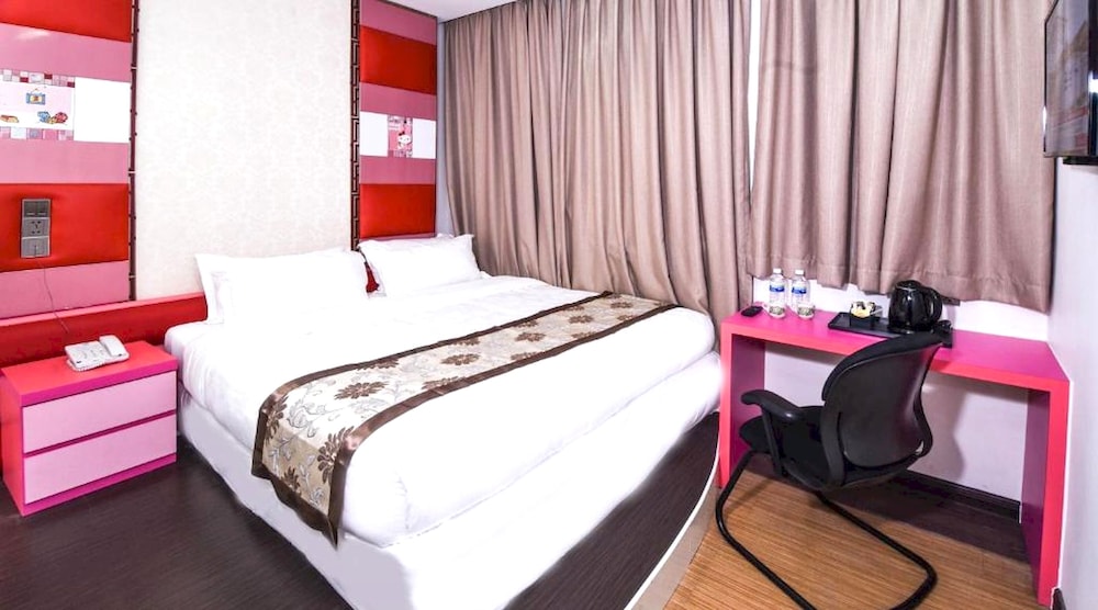 hotel holmes