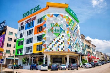 hotel holmes