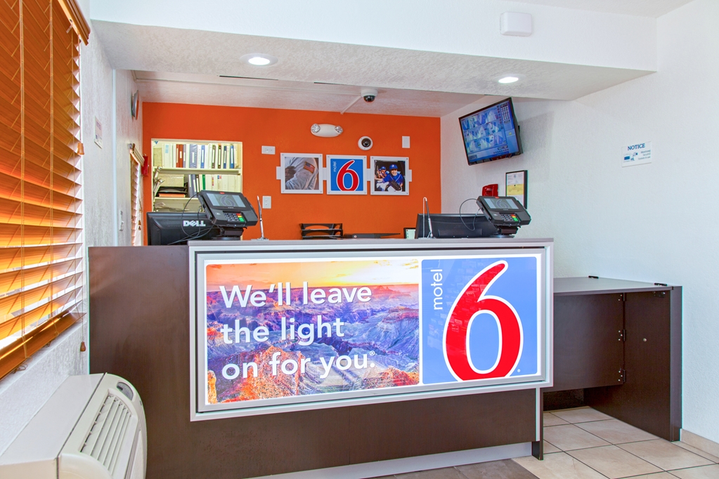 motel 6 phoenix az airport 24th street