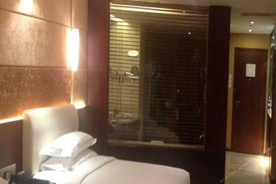 west internation hotel