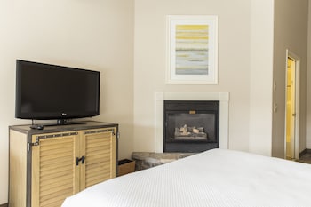 cottage inn by the sea