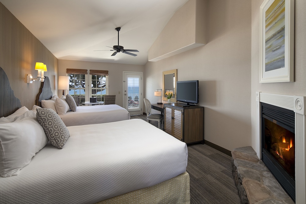 cottage inn by the sea