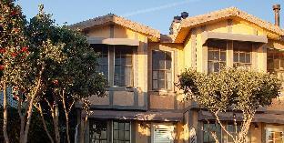 cottage inn by the sea