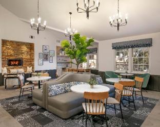 cottage inn by the sea