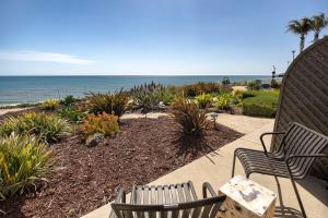 cottage inn by the sea