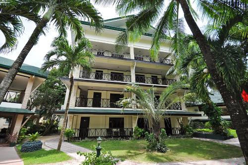 paradise garden resort hotel and convention center boracay