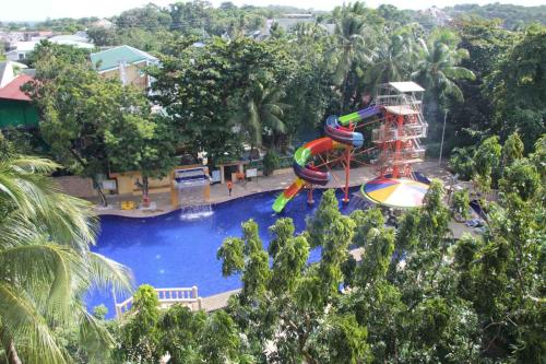 paradise garden resort hotel and convention center boracay