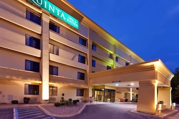 La Quinta Inn & Suites By Wyndham Plattsburgh,Lake Placid>>Clinton,3 star